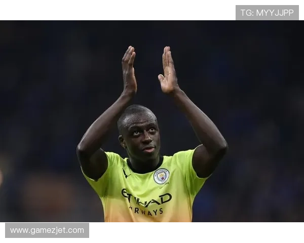 门迪左路防守漏洞近期暴露明显，状态稳定性存疑