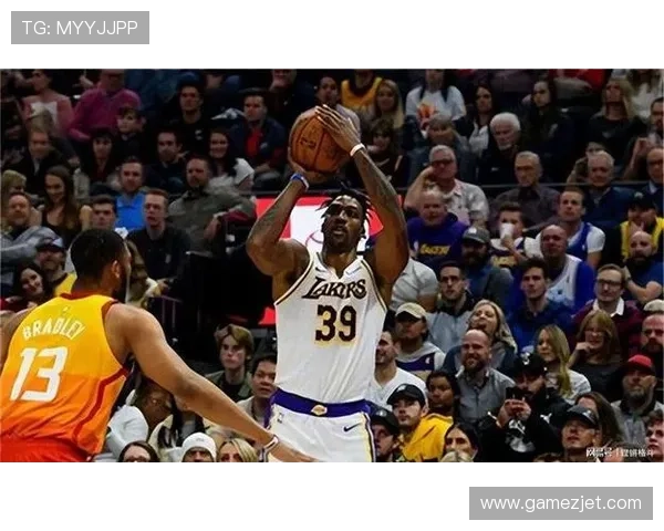 安东尼·戴维斯内线护框效率提升显著 拉开詹姆斯助攻空间